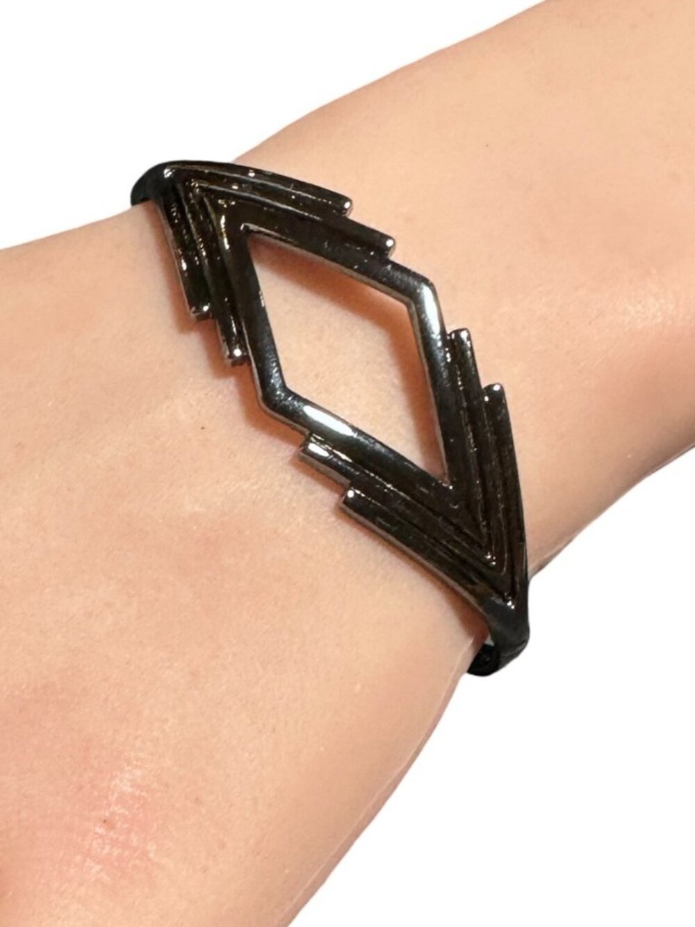 Geometric V Shaped Cuff Bracelet Gunmetal Gray Black Womens Casual Jewelry NWOT